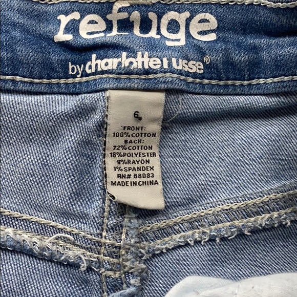 High Rise Cheeky Shorts - Picture 2 of 3